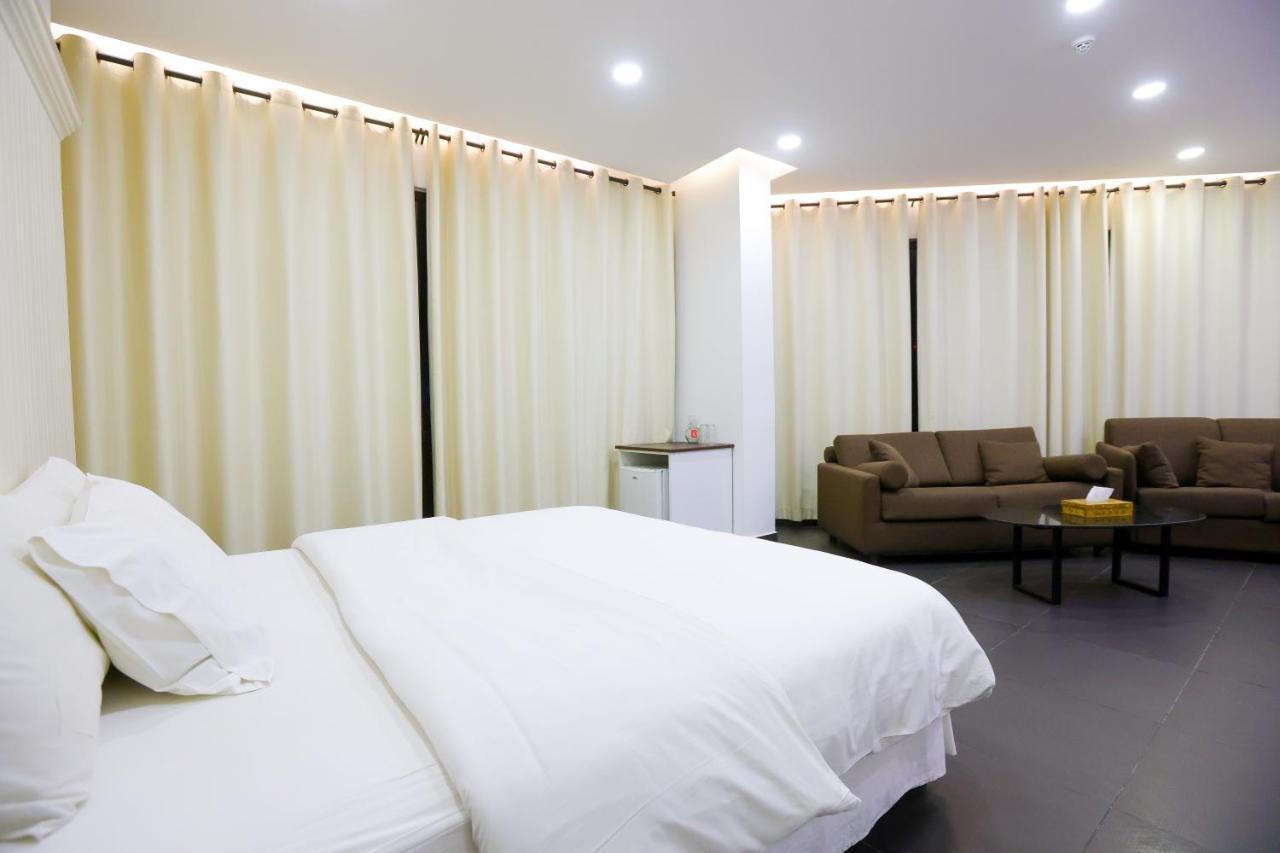 Hamra Urban Gardens Hotel Бейрут Екстериор снимка