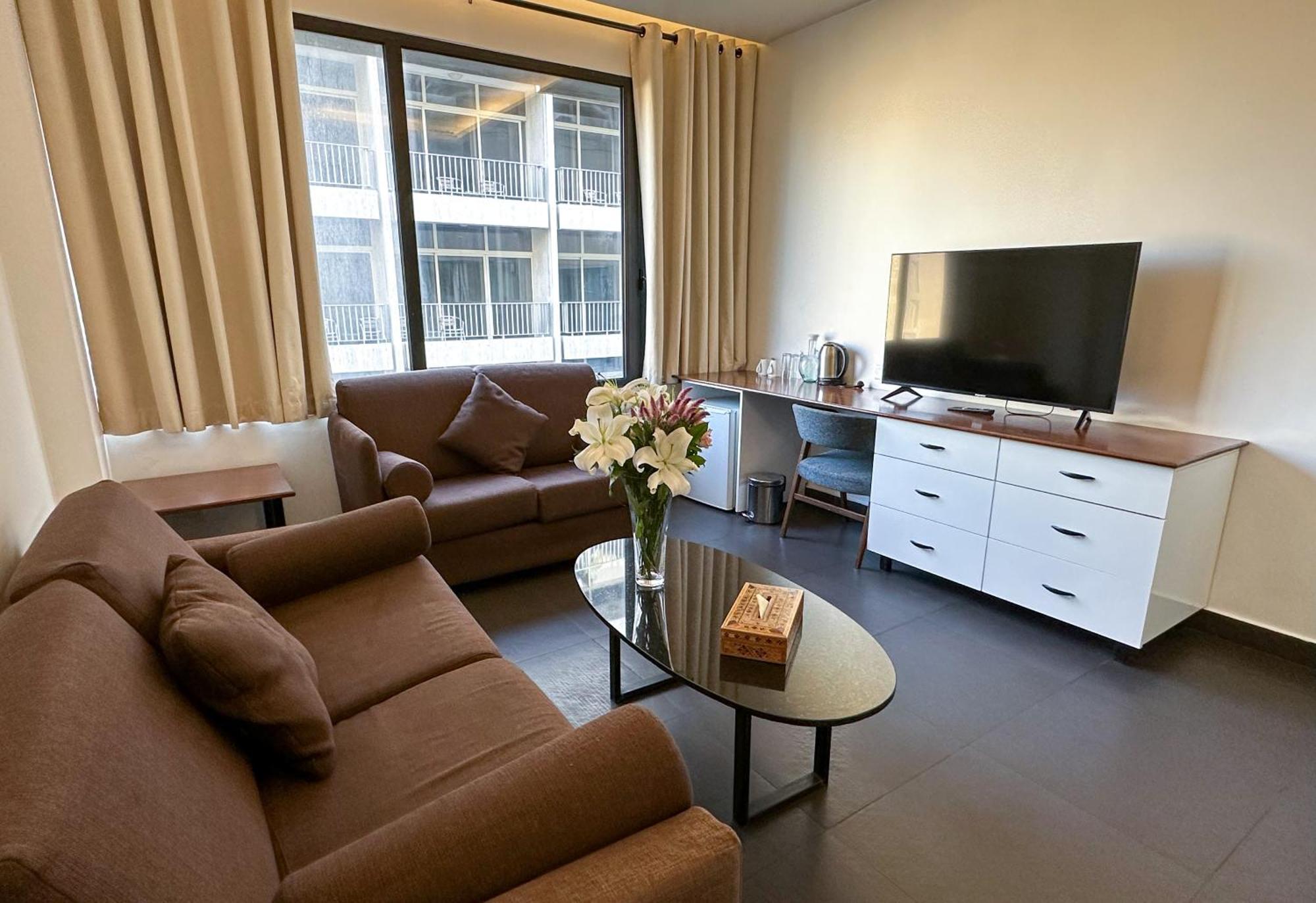Hamra Urban Gardens Hotel Бейрут Екстериор снимка