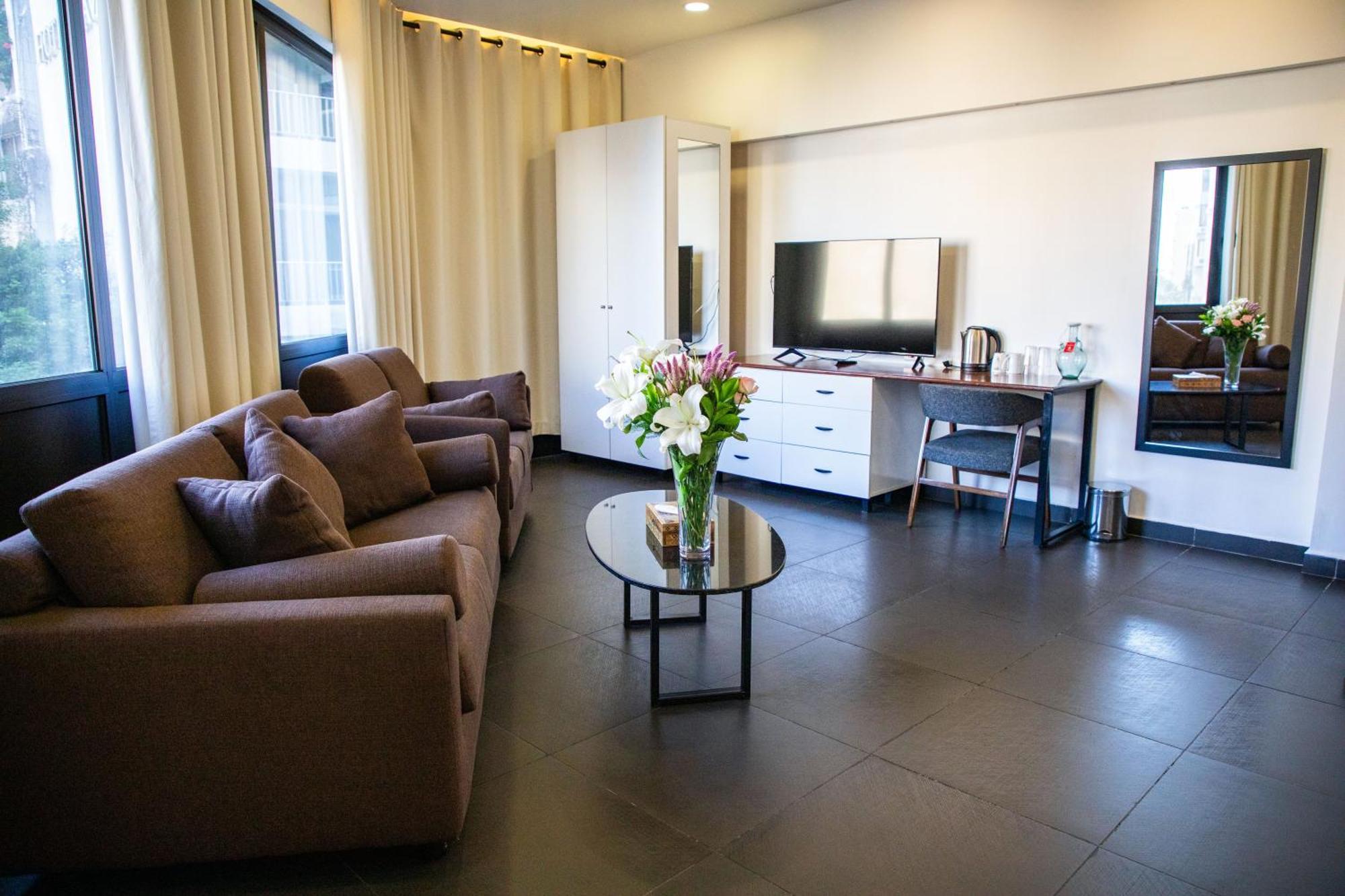 Hamra Urban Gardens Hotel Бейрут Екстериор снимка