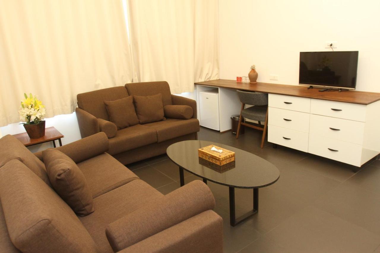 Hamra Urban Gardens Hotel Бейрут Екстериор снимка