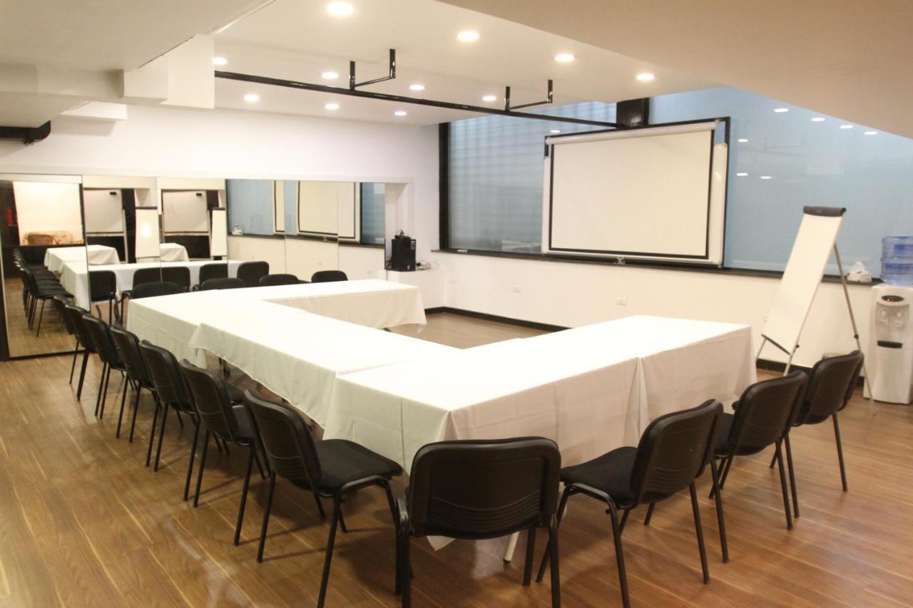 Hamra Urban Gardens Hotel Бейрут Екстериор снимка